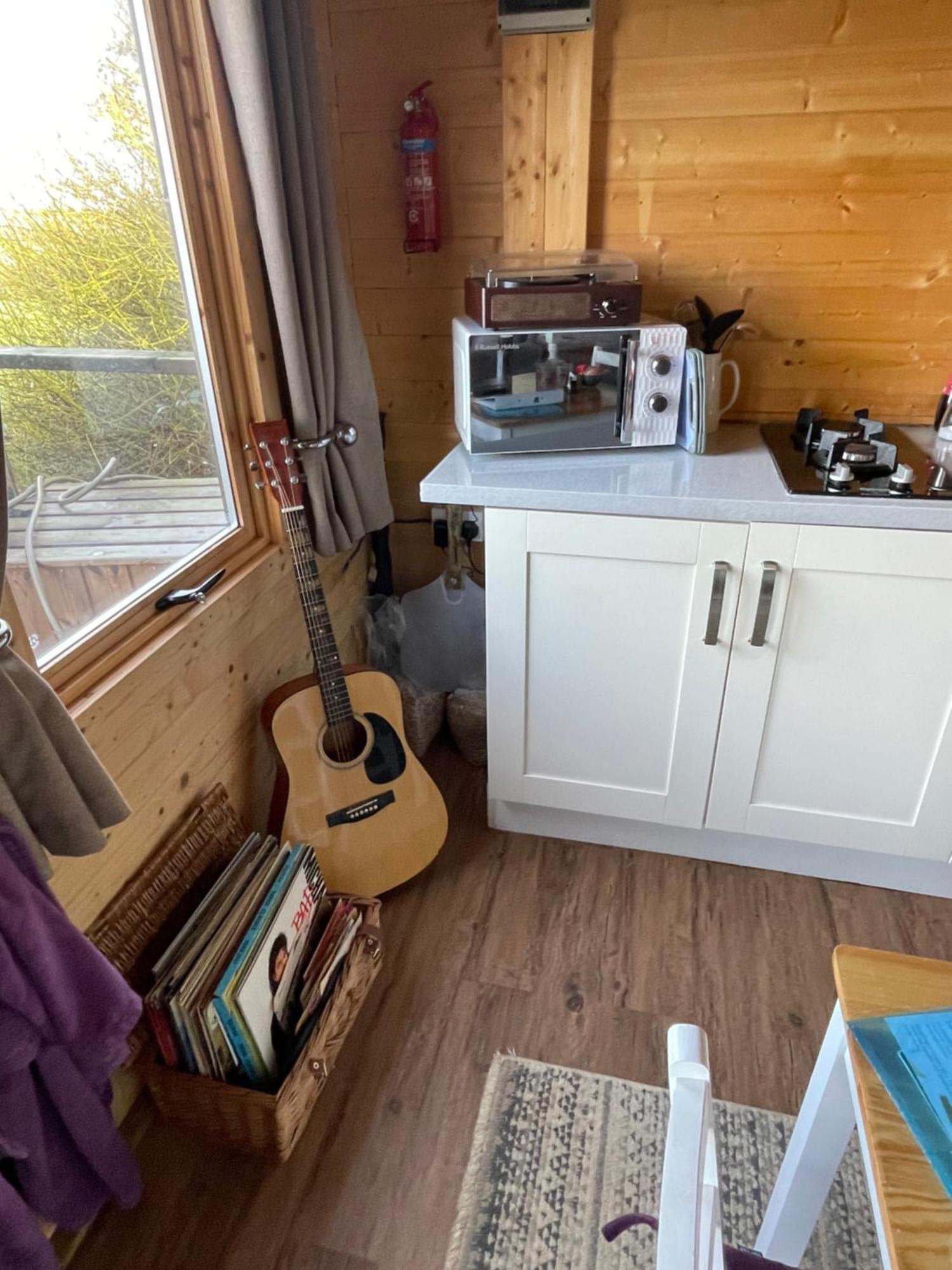 Cosy Cabin In Annie'S Meadow West Meon Eksteriør bilde